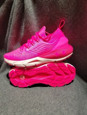 Under Armour Women's HOVR Phantom 2 IntelliKnit running shoes